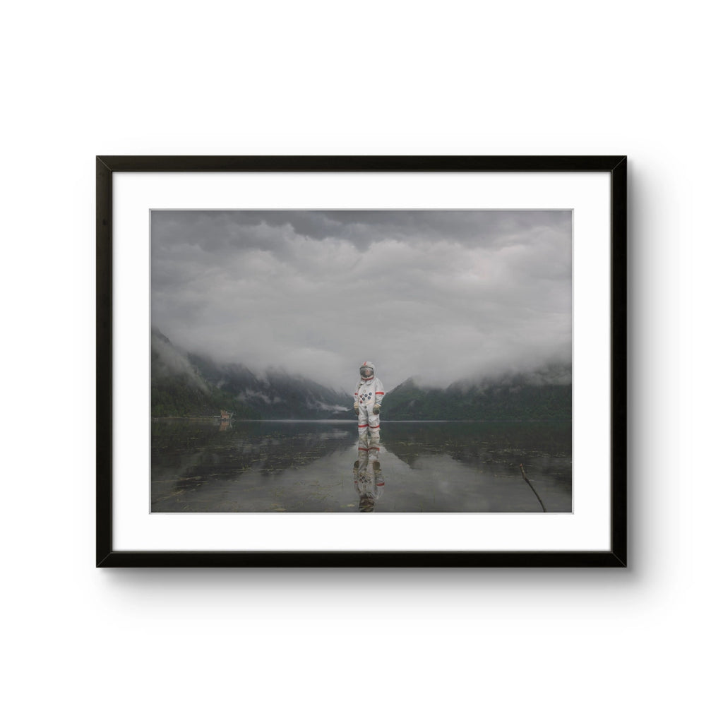 Fine art fotokunsttrykket "Dalen" av den norske fotografen Ole Marius Jørgensen, signert og nummerert i et begrenset opplag