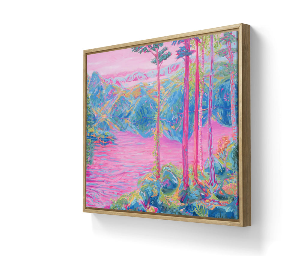 Maleriet "Fargefred" leveres ferdig innrammet med en ramme av eik. 