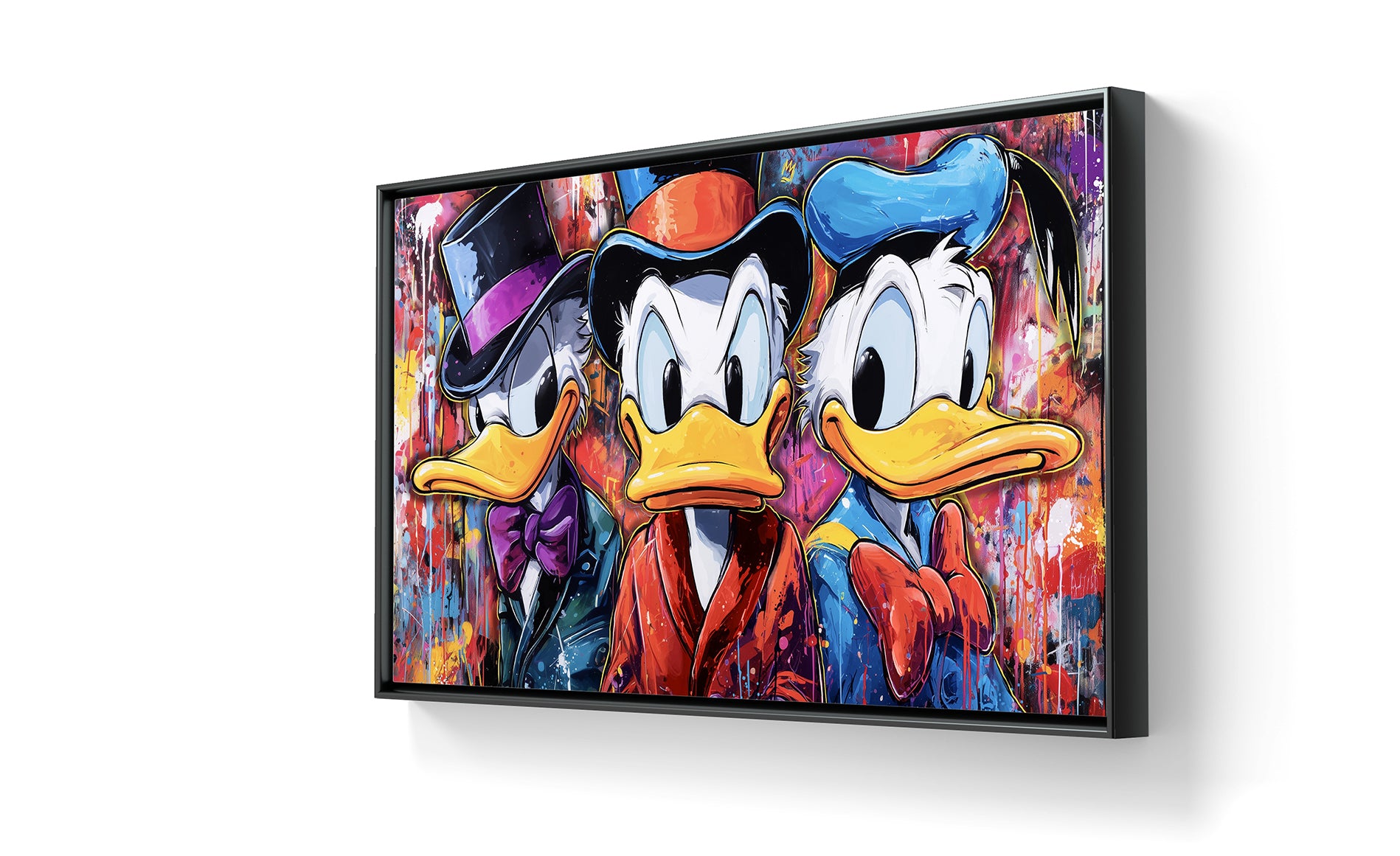 "Feathers of fortune" kunstverk - her rammet inn med en sort ramme. 