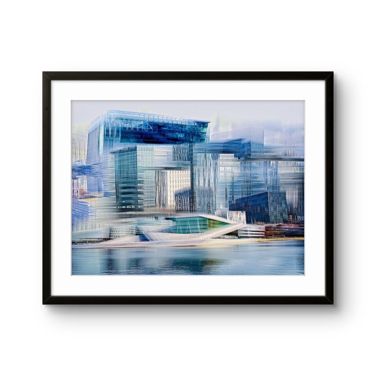 Fine art fotokunsttrykket "Fragmented Barcode Blue" av kunstfotografen Douglas Carr, signert og nummerert i begrenset opplag. 