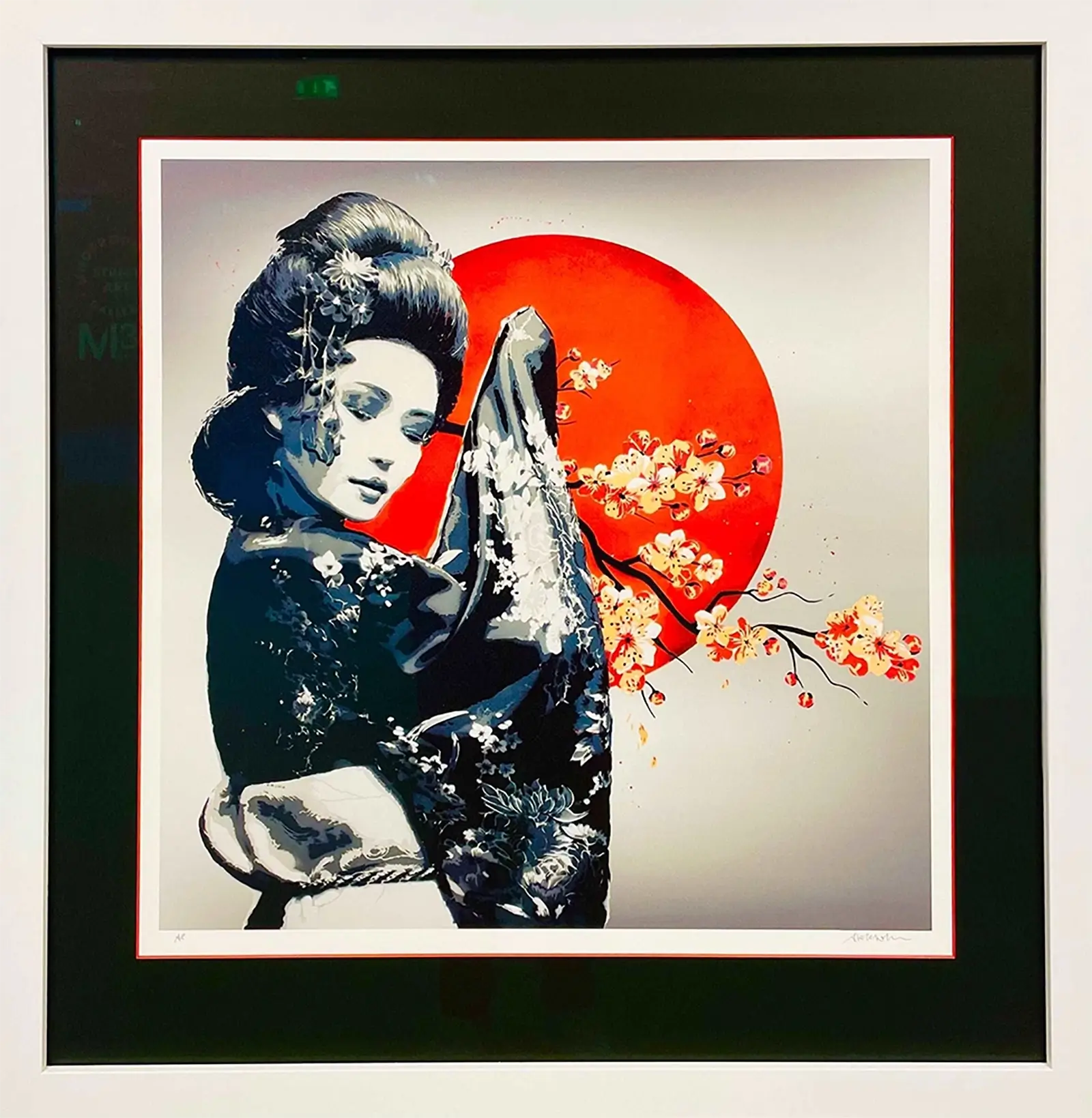 Kunsttrykket "Geisha" leveres ferdig innrammet med hvit ramme, kunstglass og dobbel passepartout