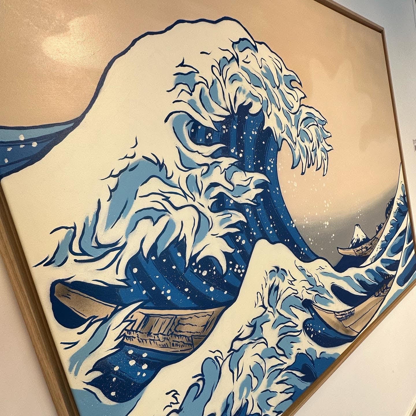 The Greate Wave of Kanagawa og flere andre kunstverk av Salke kan ses i galleri M35 på Tjuvholmen