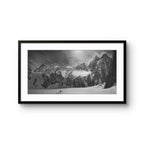 Fine art fotokunsttrykket "High Frontier" av den norske fotografen og eventyreren Tormod Granheim, signert og nummerert i et begrenset opplag.