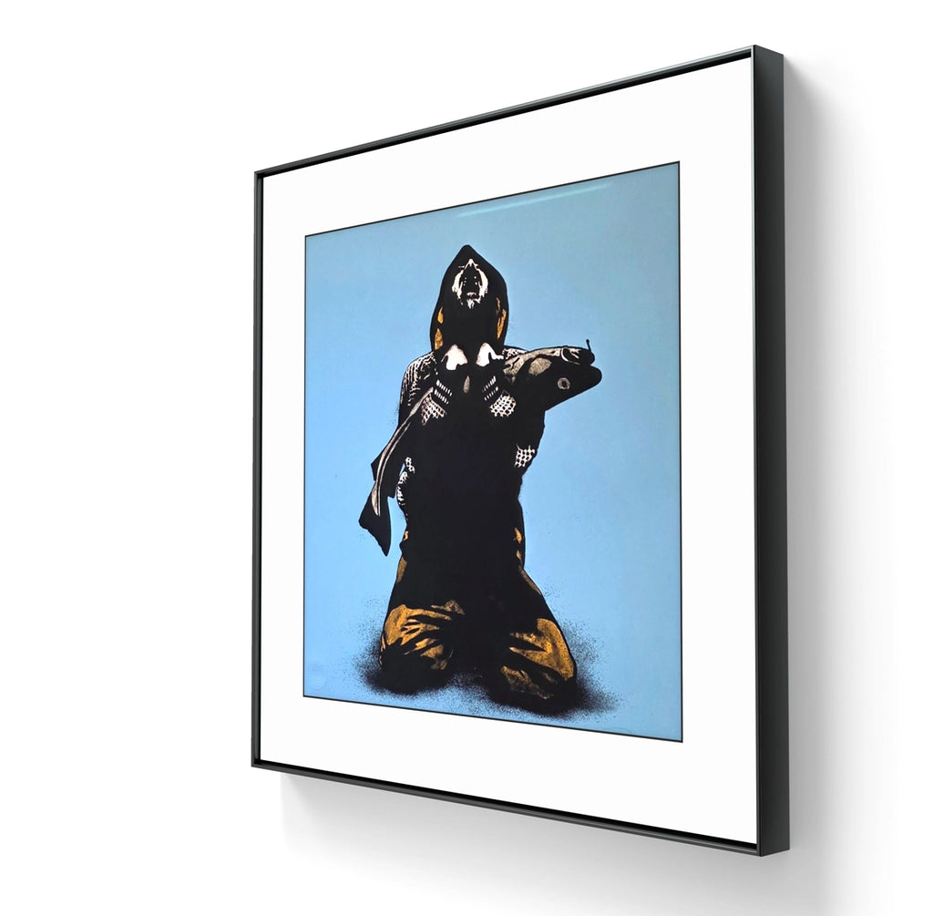 Kunsttrykket "In cod we trust" leveres ferdig innrammet. 