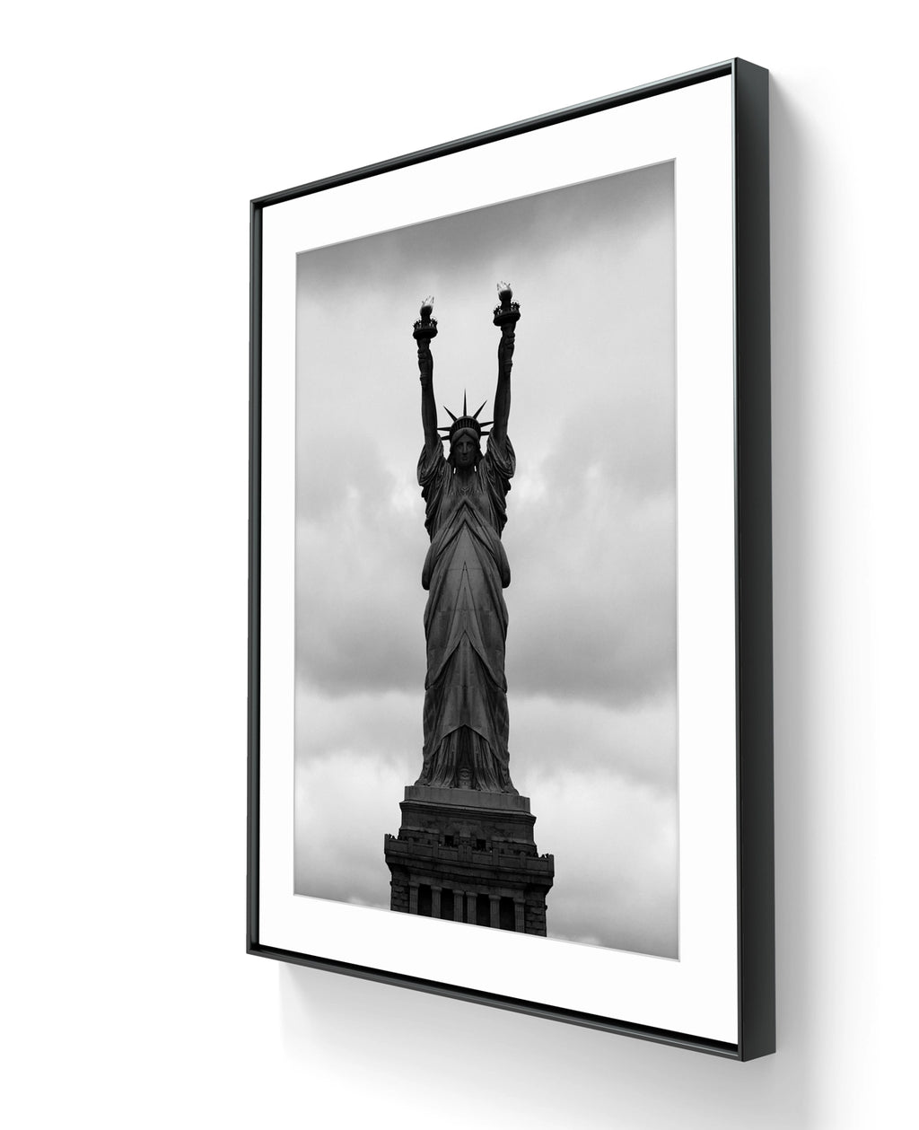 Fine art fotokunsttrykket "Liberty" leveres ferdig innrammet.