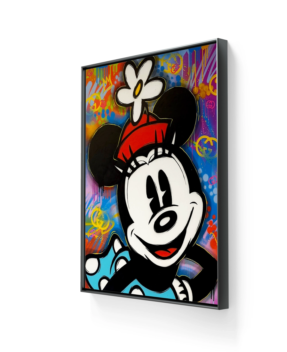 Kunstverket Minnie leveres ferdig innrammet med sort sveveramme. 