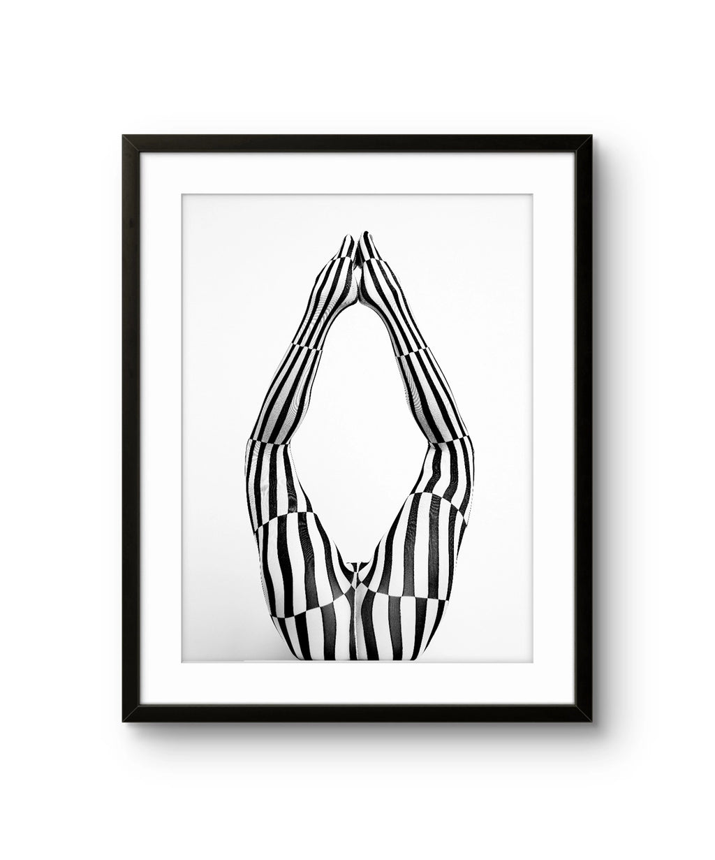 Fine art fotokunsttrykket "Pantyhose 2" av den norske fotografen Dag Knudsen, signert og nummerert i et begrenset opplag.