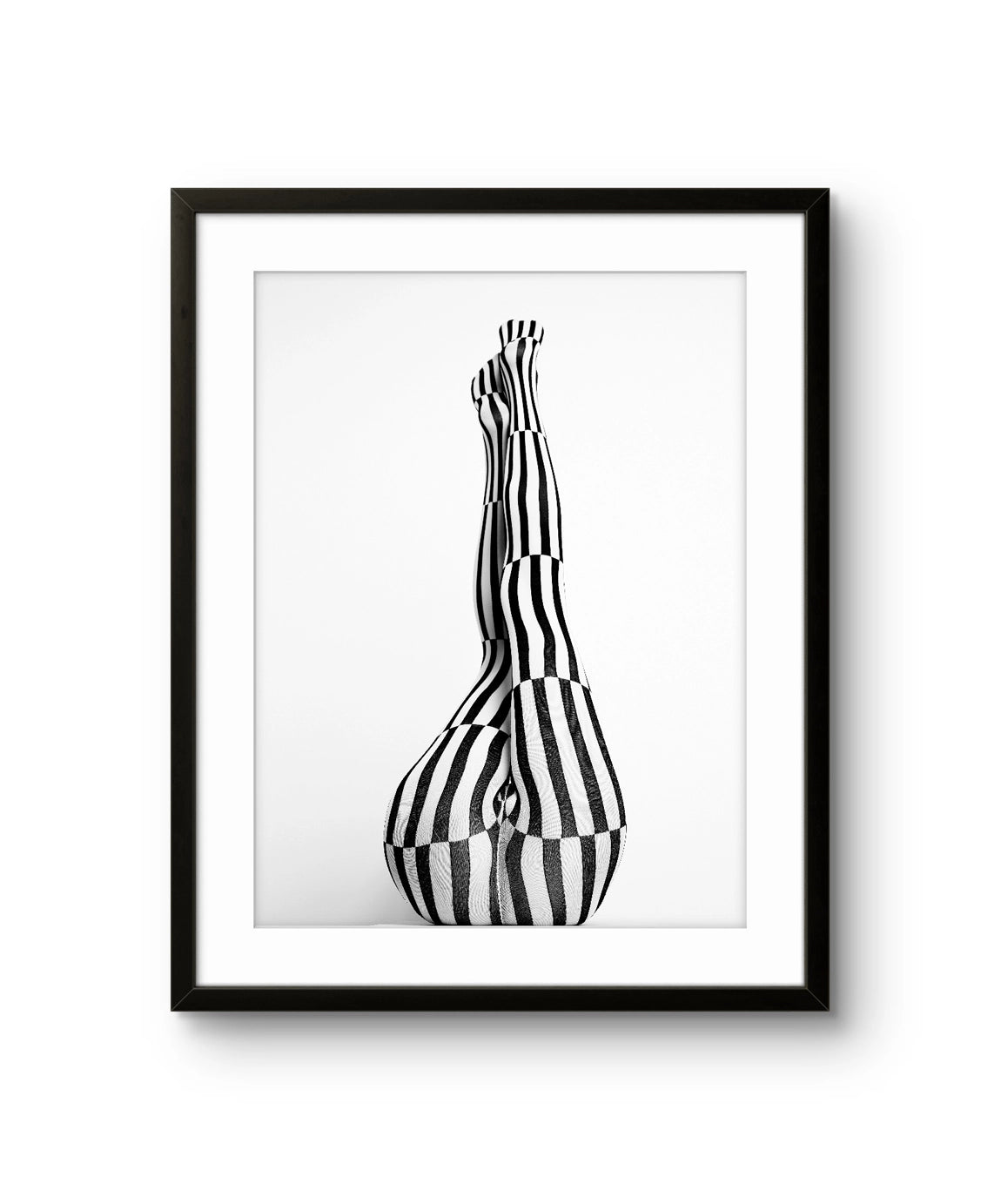 Fine art fotokunsttrykket "Pantyhose 4" av den norske fotografen Dag Knudsen, signert og nummerert i et begrenset opplag.