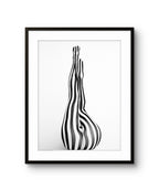 Fine art fotokunsttrykket "Pantyhose 7" av den norske fotografen Dag Knudsen, signert og nummerert i et begrenset opplag.