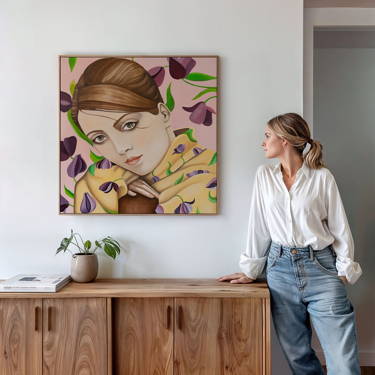 Kunsttrykket «Purple Petal» kommer i en versjon på lerret, håndkolorert av Edvarda. 