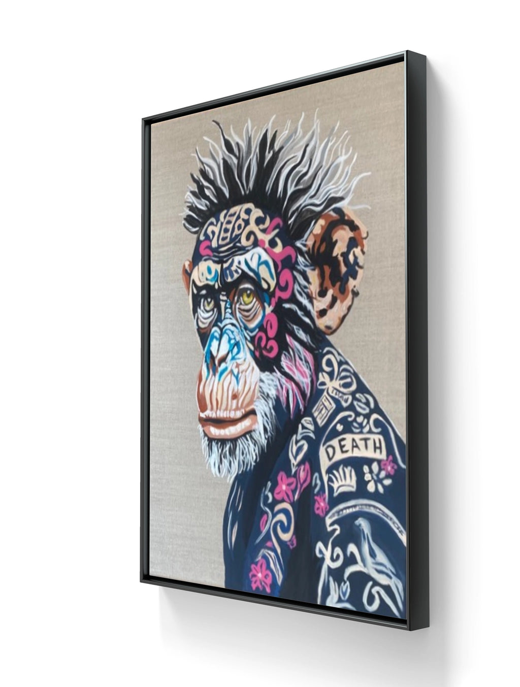 Maleriet "shadows and bloom" leveres ferdig innrammet med en sort ramme.