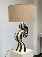 "Stripete lampe 2" er laget av keramikker Johanne Birkeland, kjent som Jossolini.