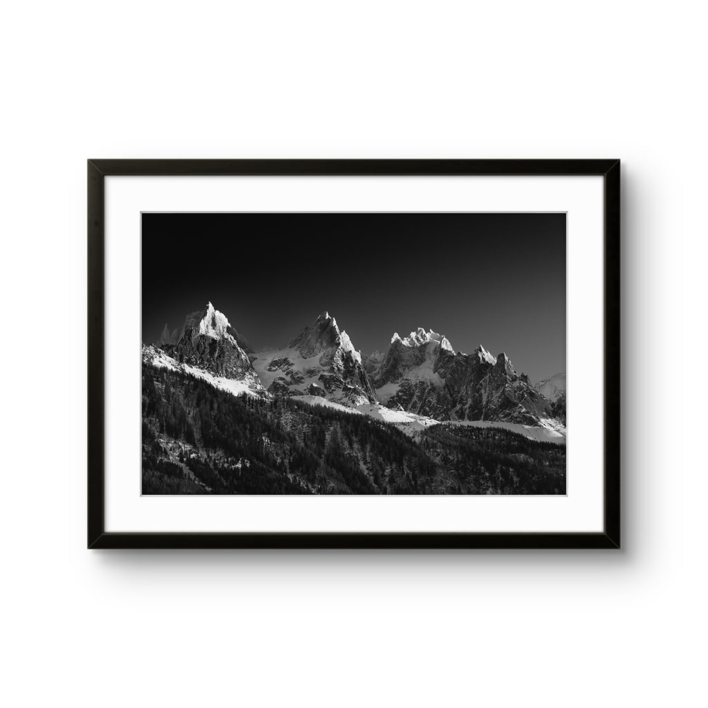 Fine art fotokunsttrykket "The Cradle" av den norske fotografen og eventyreren Tormod Granheim, signert og nummerert i et begrenset opplag.