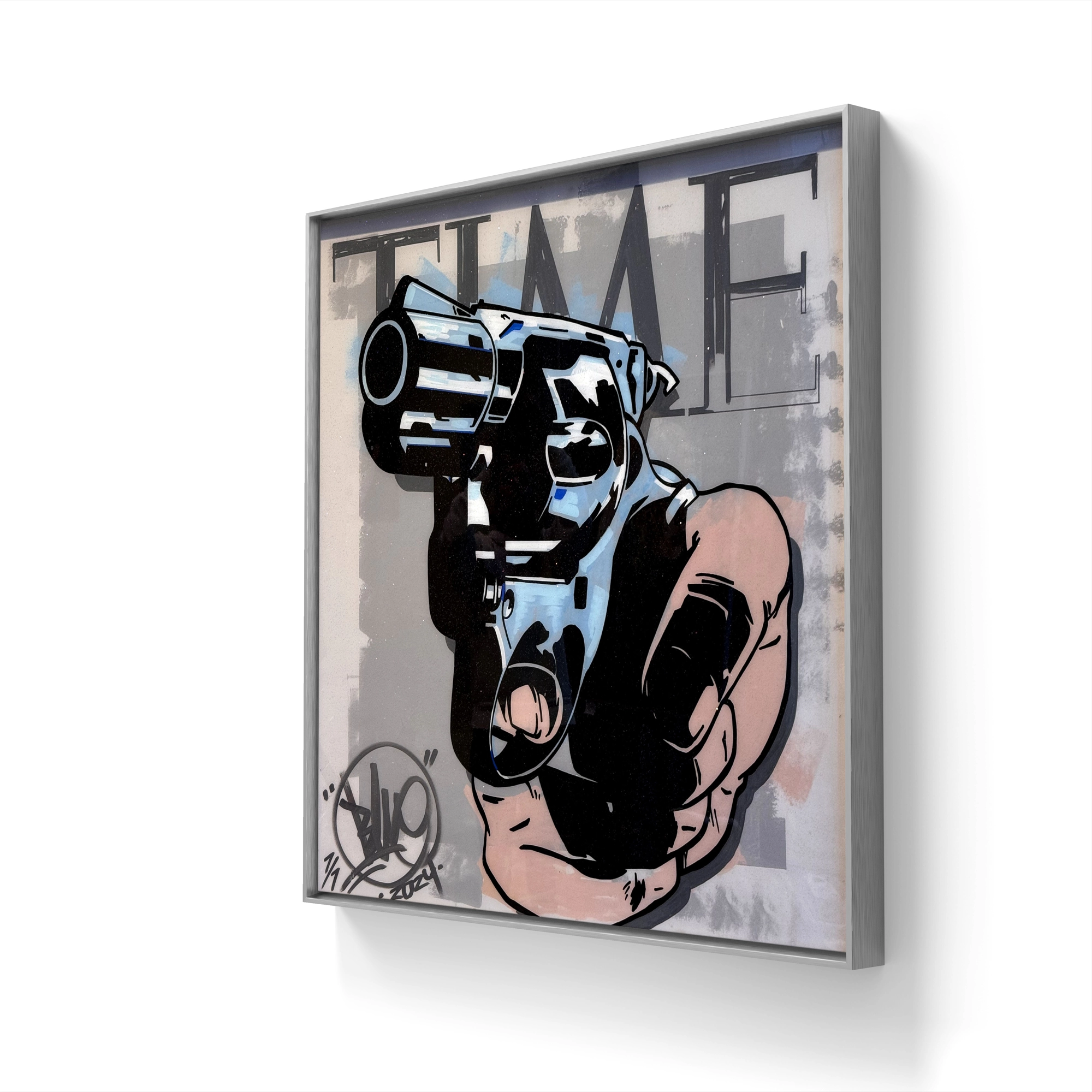 Times up er laget med akryl, glitter, og epoxy. 