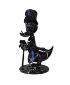 Onkel skrue skulpturen kommer i størrelsen 45 x 26 cm