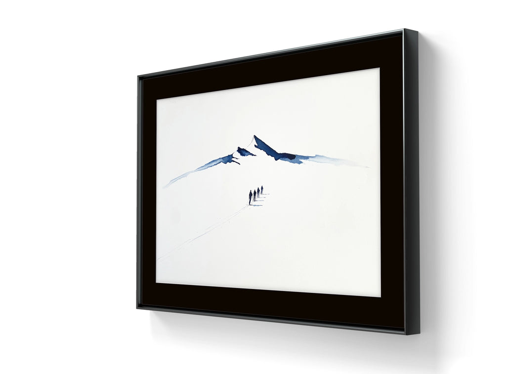 Kunstverket "Underveis 28" leveres ferdig innrammet. Innrammingen er flytende, og har en sort list, sort bakpapp og kunstglass.