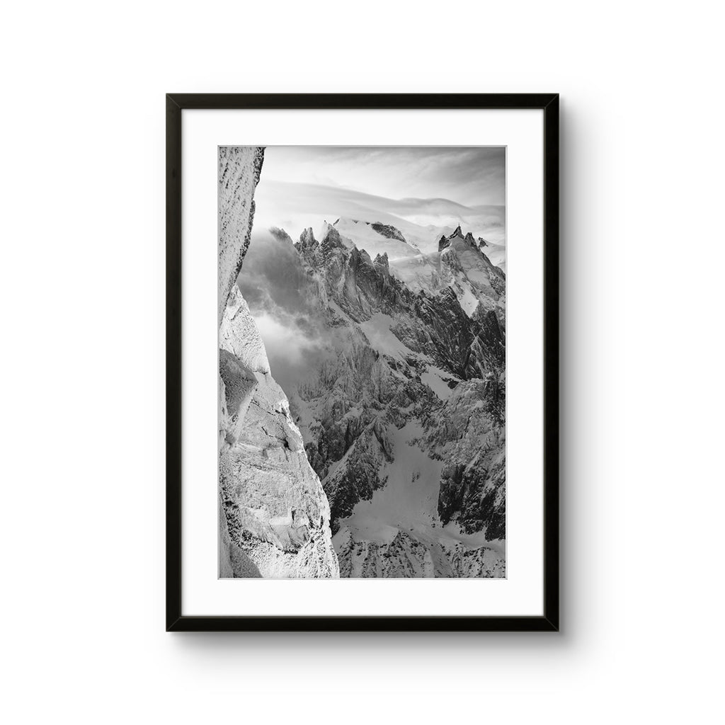 Fine art fotokunsttrykket "After the storm" av den norske fotografen og eventyreren Tormod Granheim, signert og nummerert i et begrenset opplag.