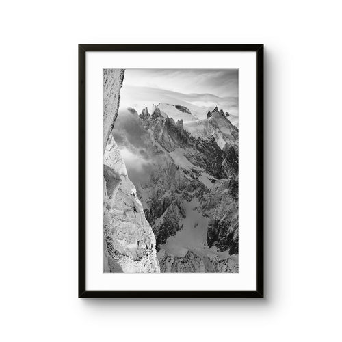 Fine art fotokunsttrykket "After the storm" av den norske fotografen og eventyreren Tormod Granheim, signert og nummerert i et begrenset opplag.