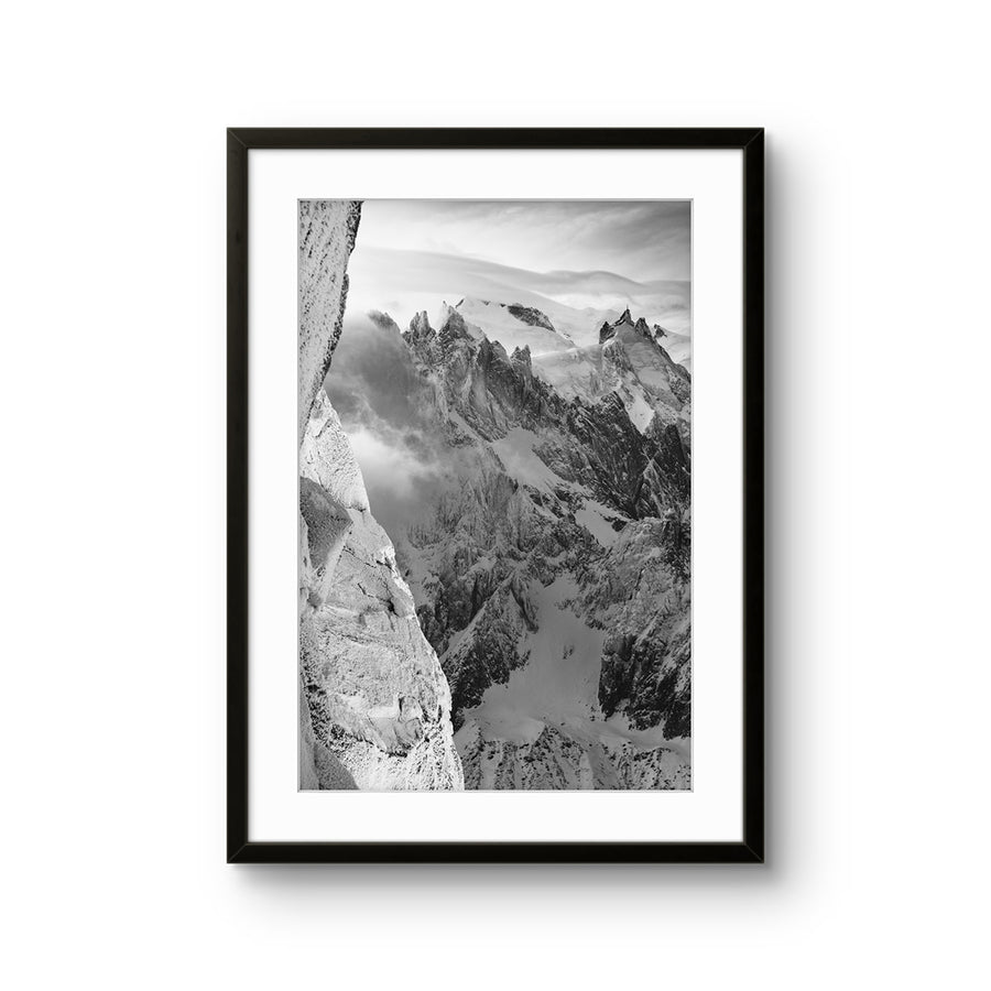 Fine art fotokunsttrykket "After the storm" av den norske fotografen og eventyreren Tormod Granheim, signert og nummerert i et begrenset opplag.