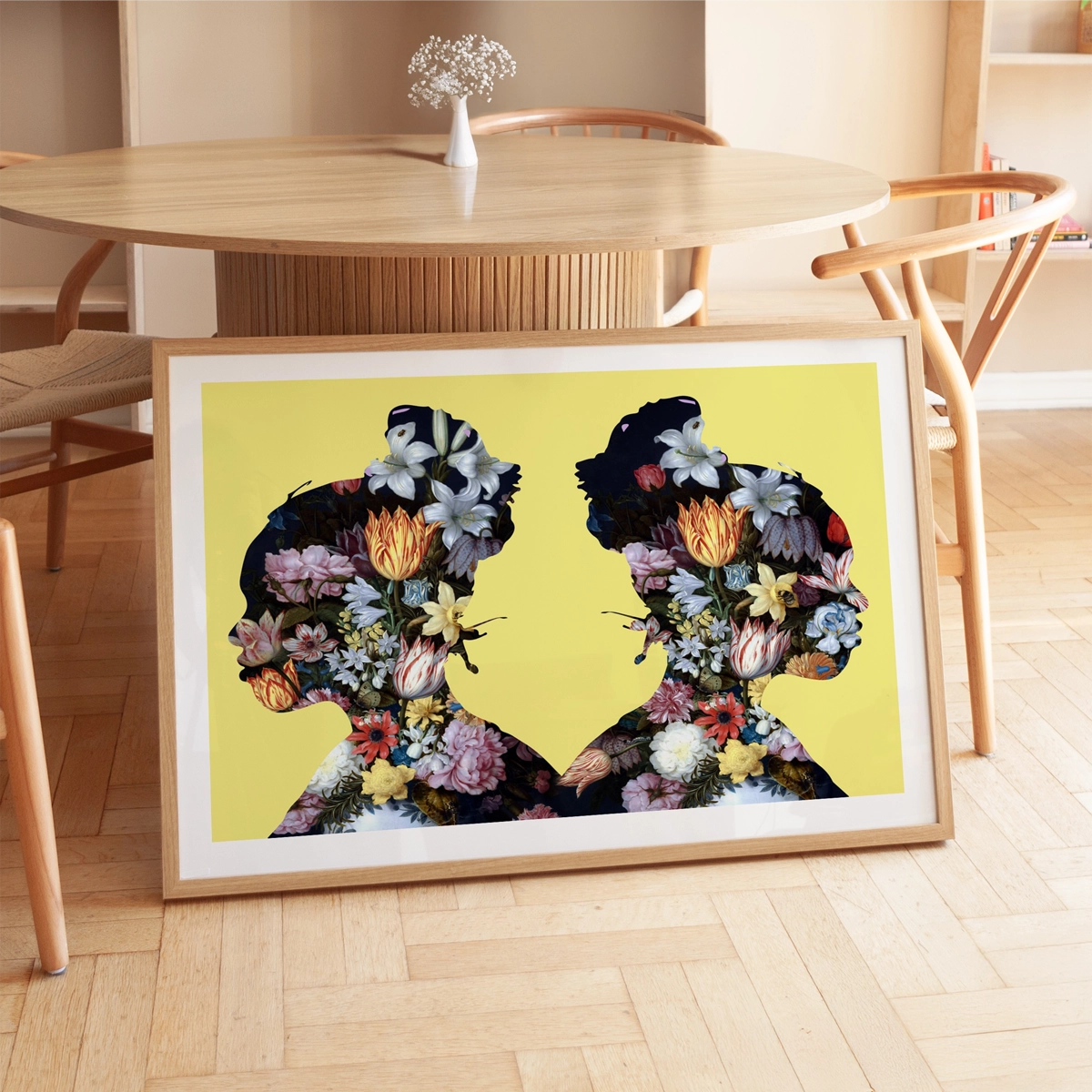 Agent-x sin Elanna, her ferdig innrammet med en ramme av eik. 