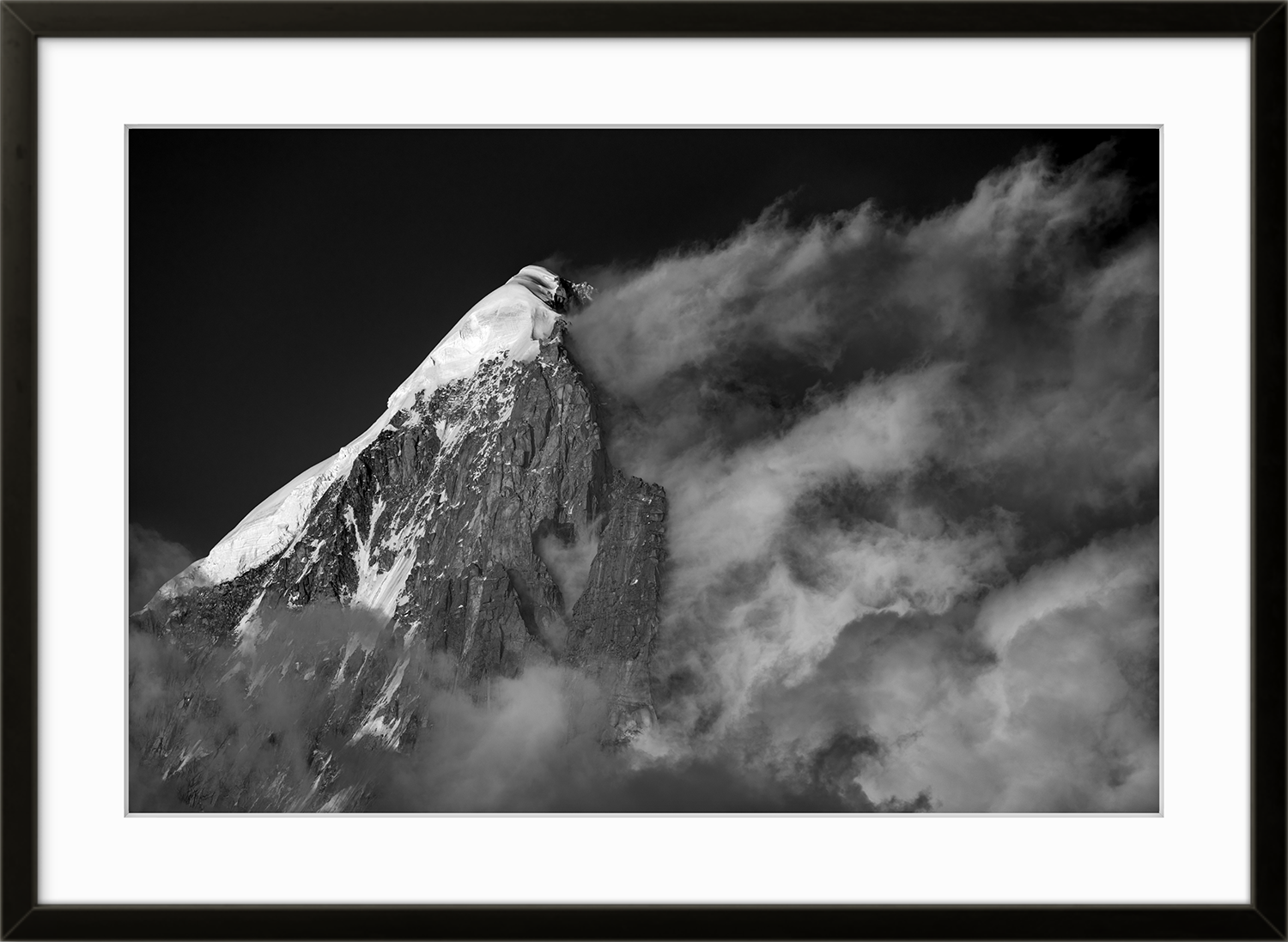 "Armands playground" kommer i tre ulike størrelser, trykket på kunstpapir med høyglans. 