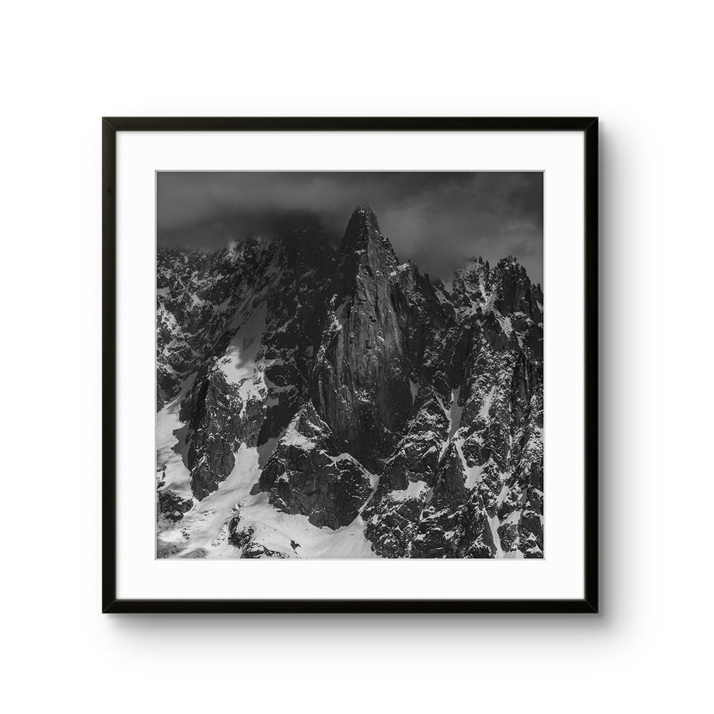 Fine art fotokunsttrykket "Centrepiece" av den norske fotografen og eventyreren&nbsp;Tormod Granheim, signert og nummerert i et begrenset opplag.