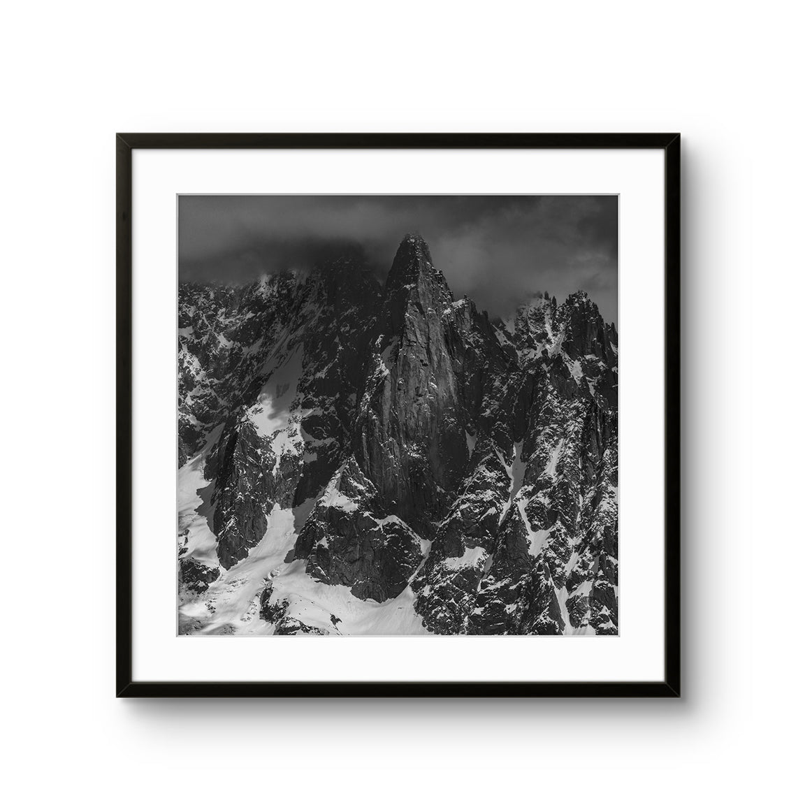 Fine art fotokunsttrykket "Centrepiece" av den norske fotografen og eventyreren&nbsp;Tormod Granheim, signert og nummerert i et begrenset opplag.