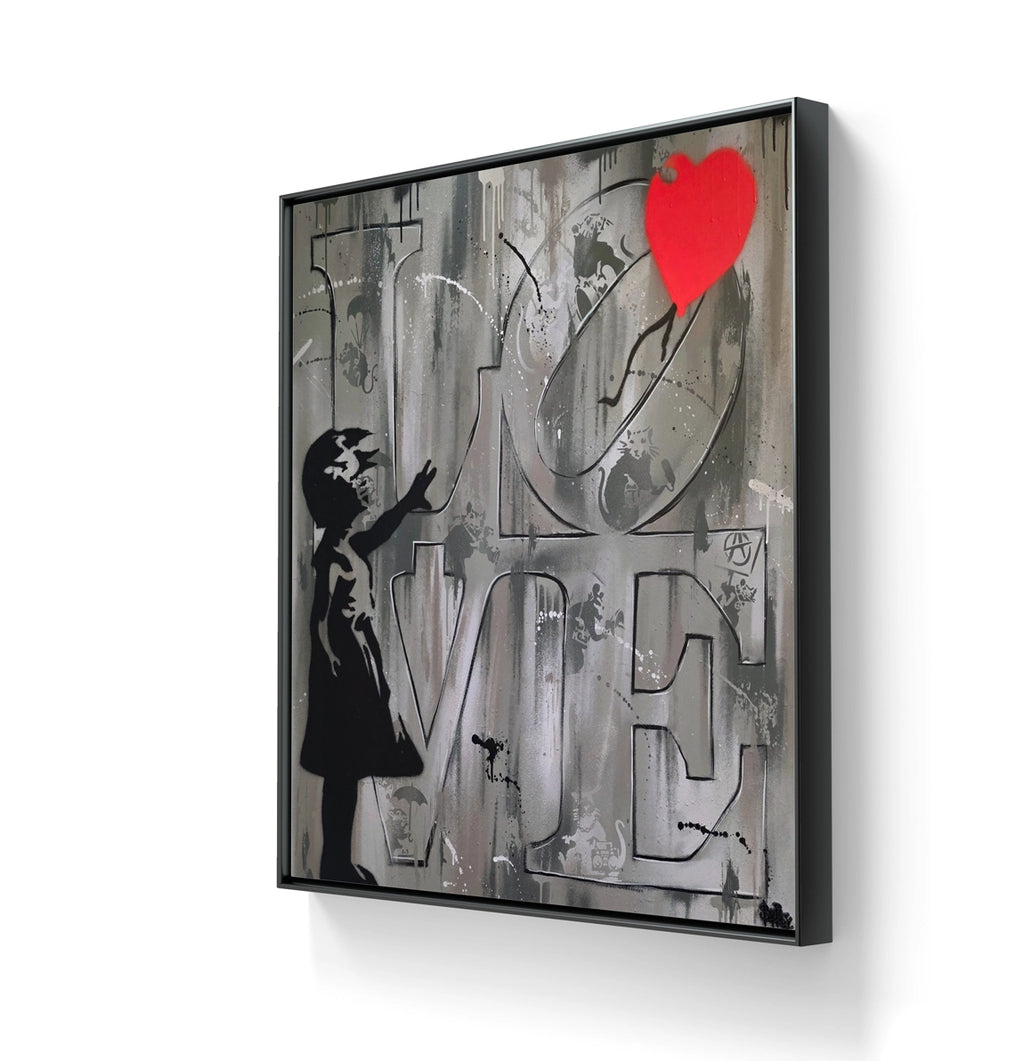 Kunstverket "Love" kommer ferdig innrammet med en sort ramme