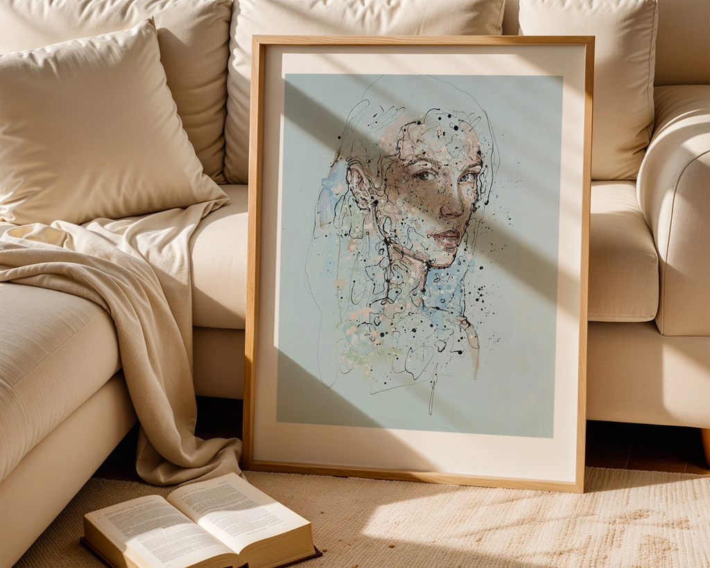 Kunsttrykket "Ocean" av Lea Alstad innrammet med en tynn eikelist. 