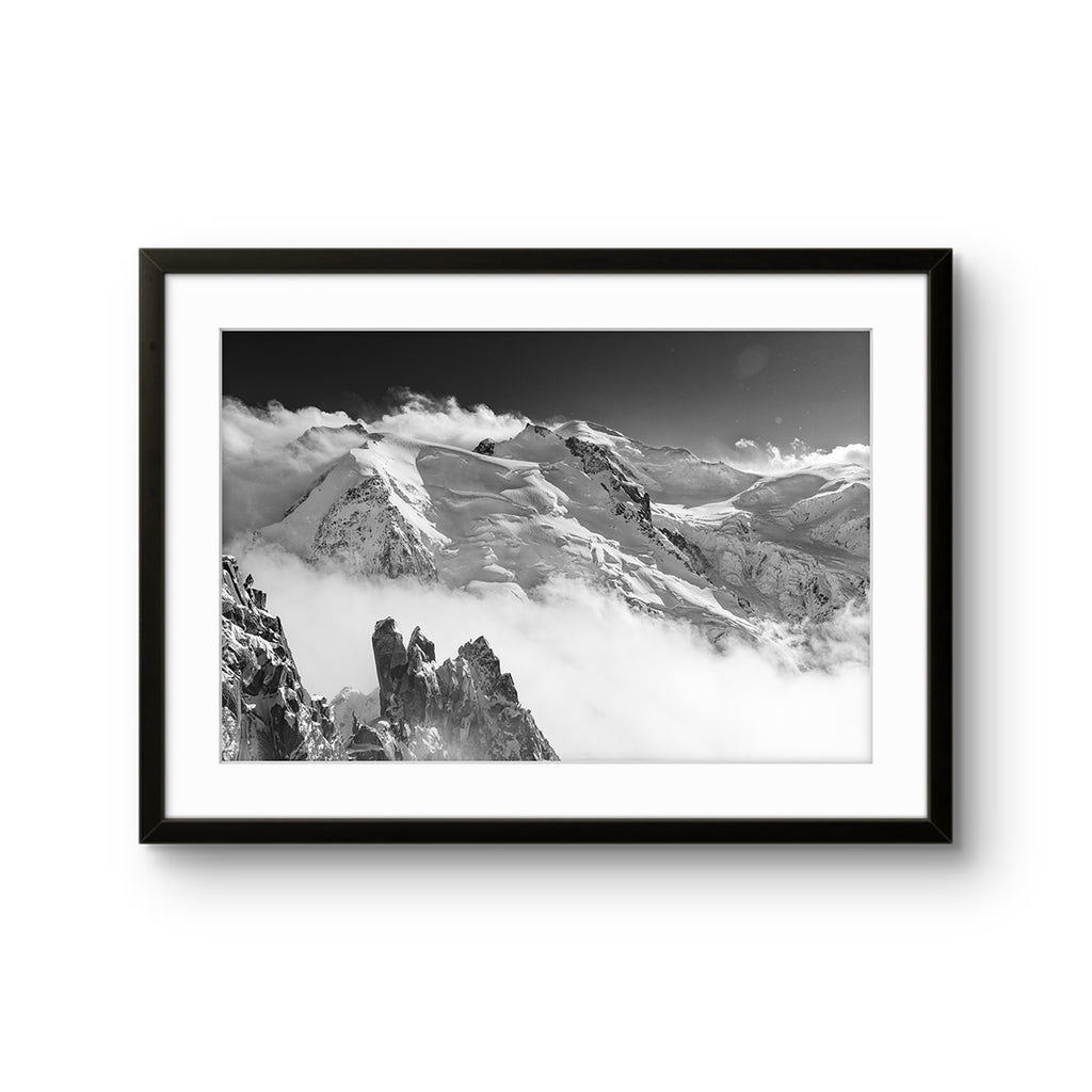 Fine art fotokunsttrykket "The Beginning" av den norske fotografen og eventyreren Tormod Granheim, signert og nummerert i et begrenset opplag.