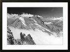 Fine art fotokunsttrykket "The Beginning" levers ferdig innrammet med sort ramme og kunstglass, uten passepartout. 