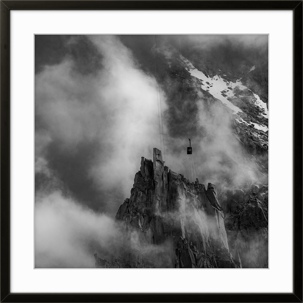 Ønsker du ditt "one and only" innrammet? Ta kontakt med oss og vi bistår deg. 