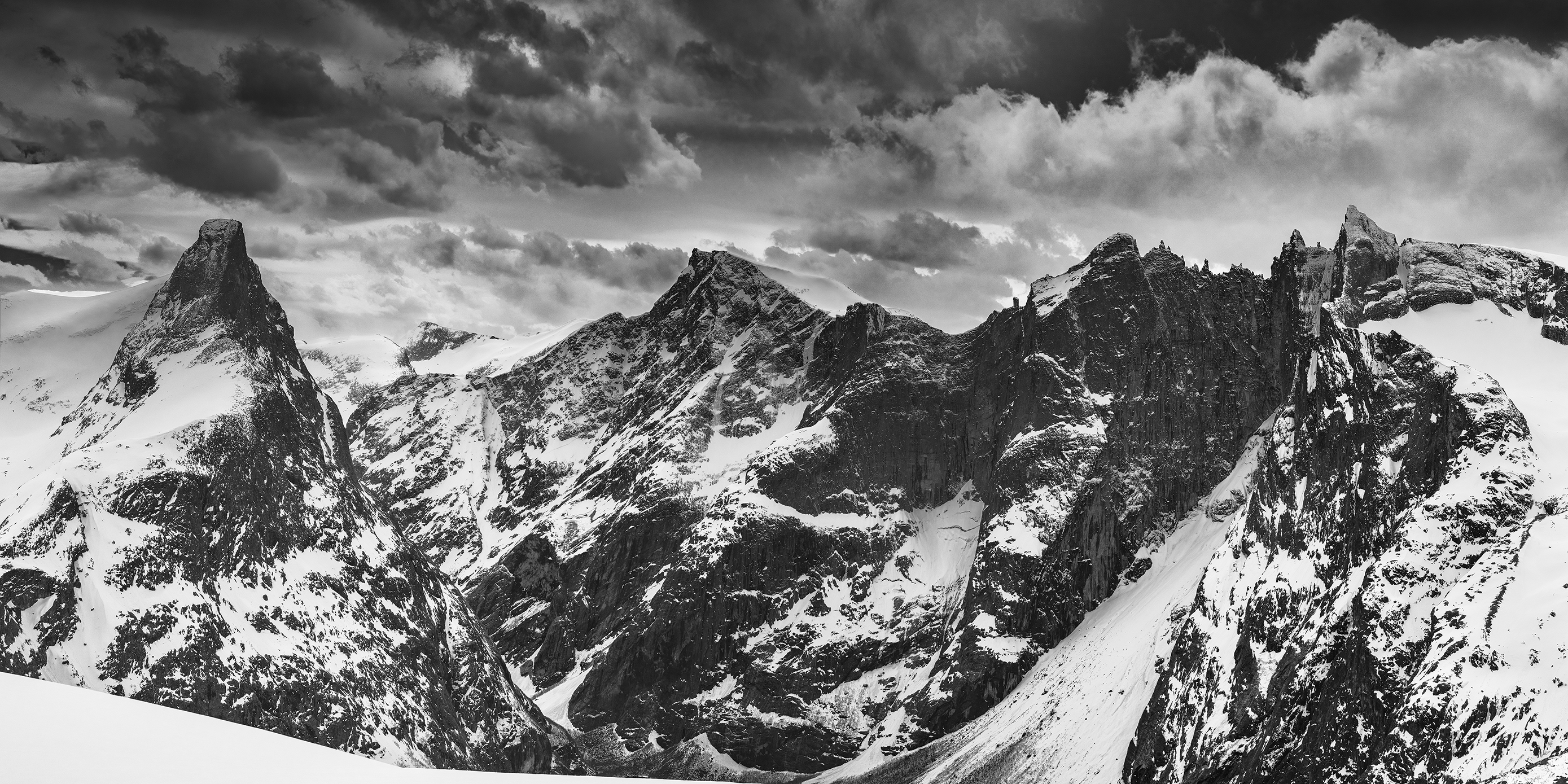 Fine art fotokunsttrykket "Timeline" kommer i tre ulike størrelser på kunstpapir. 