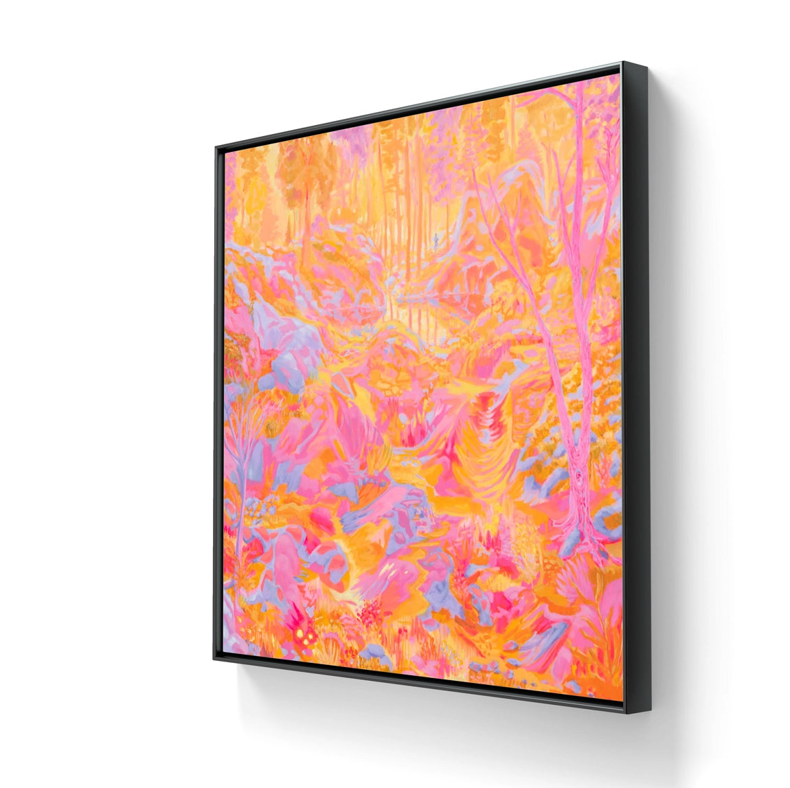 Maleriet "Vandring i urskog" leveres ferdig innrammet med en sort ramme. 