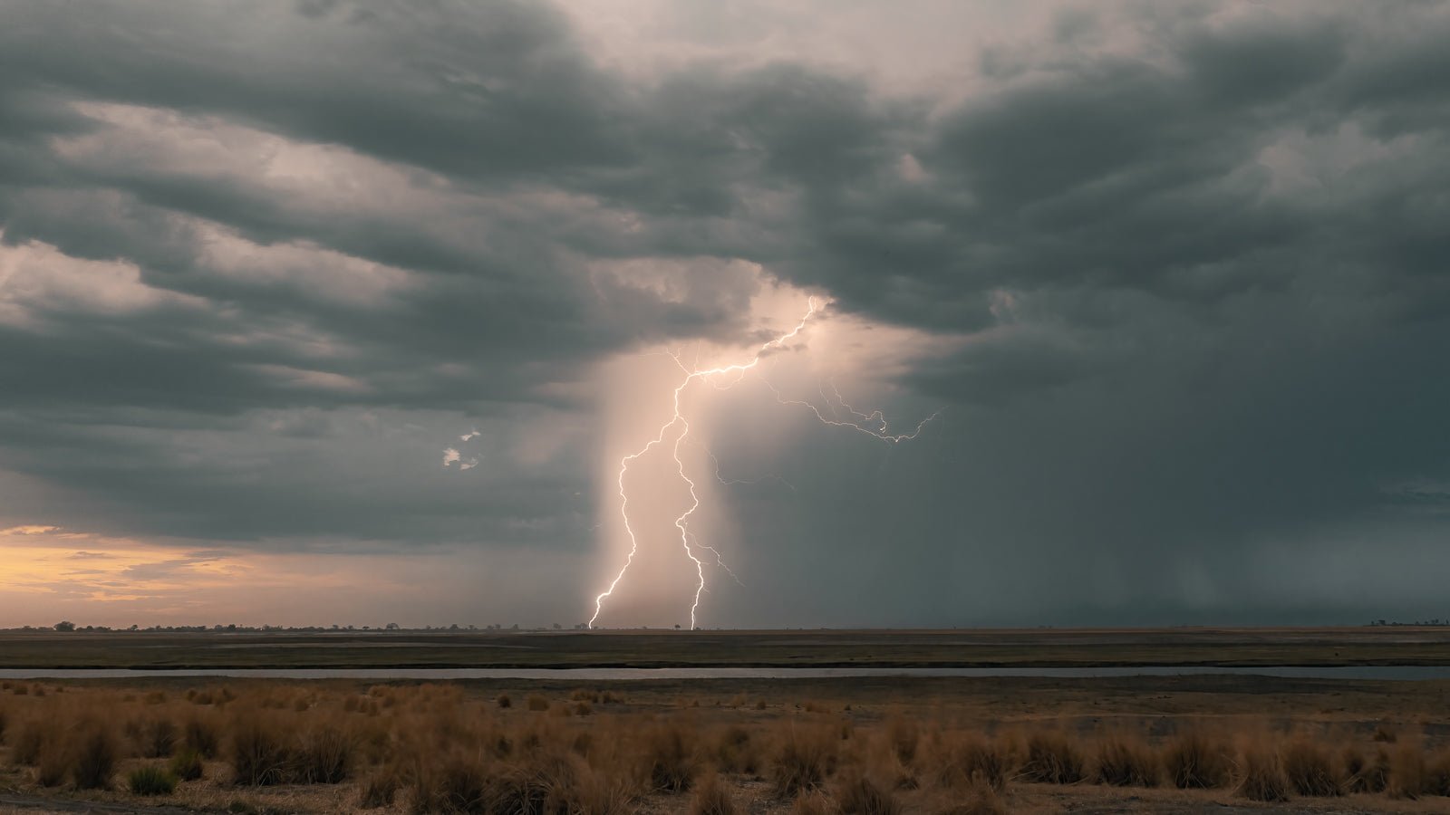 Thunderstruck - M35.Collective